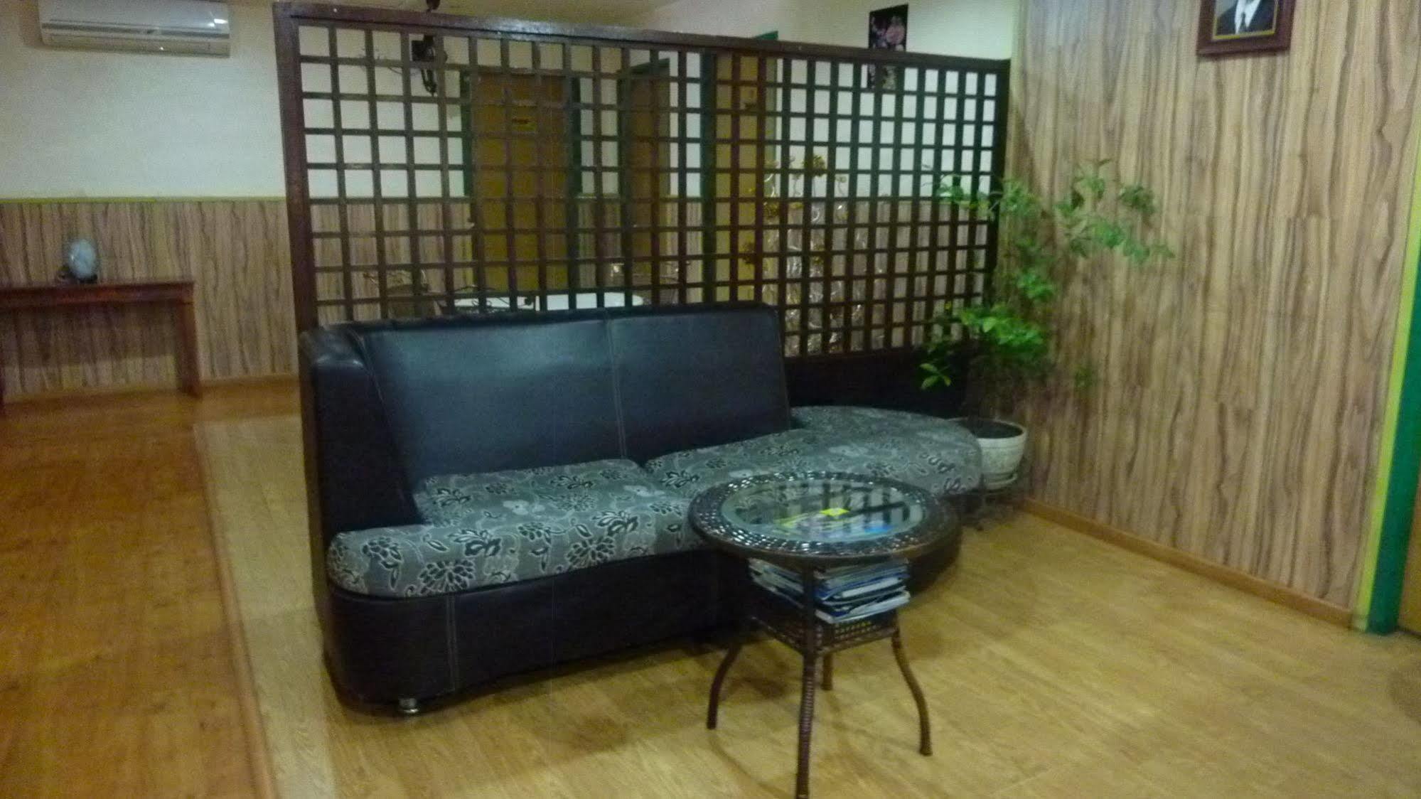 7 Hung Hung Inn Kota Kinabalu Exterior photo