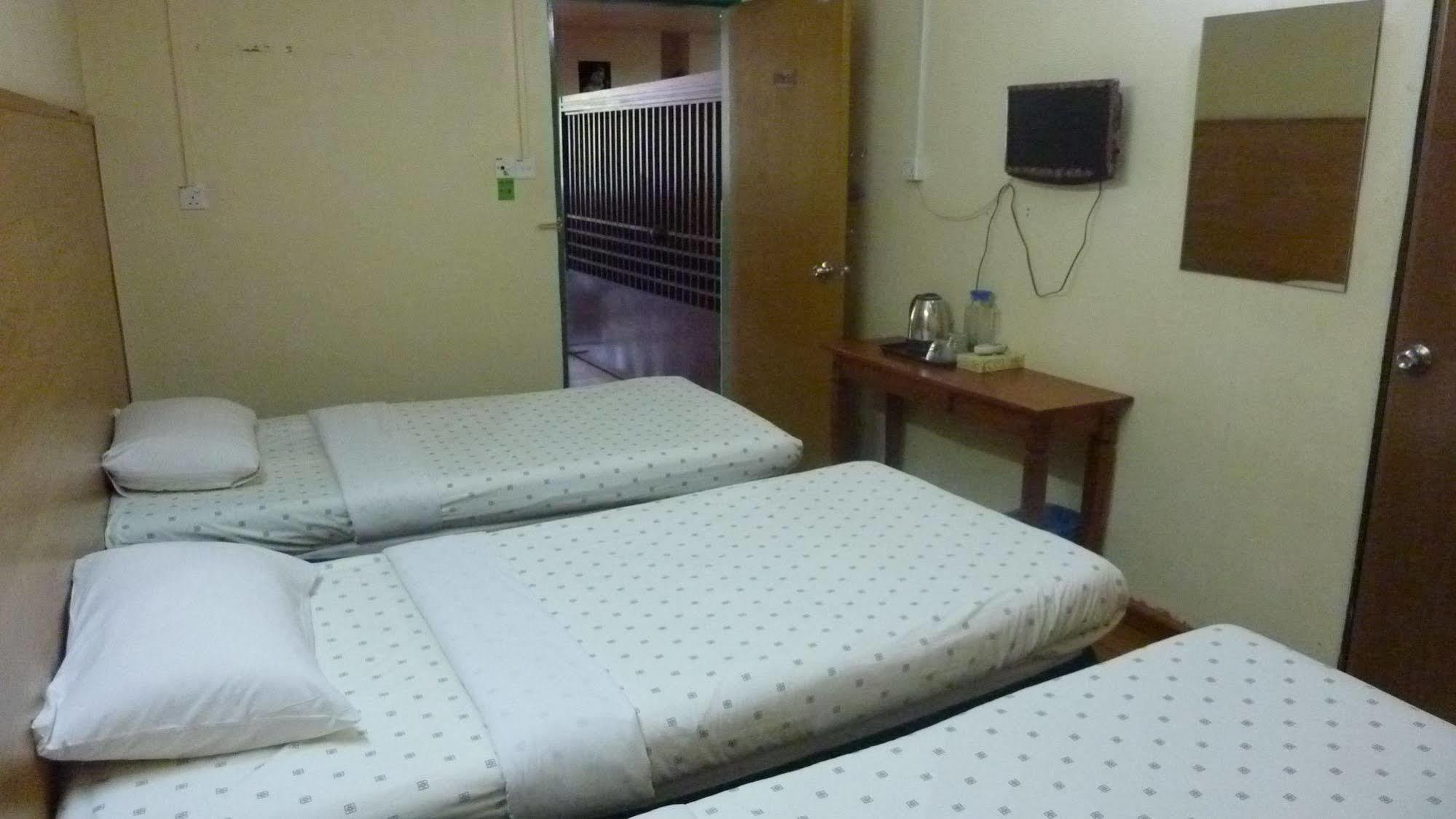 7 Hung Hung Inn Kota Kinabalu Exterior photo